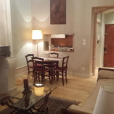 Les Drapiers De Villenouvelle Holiday home *